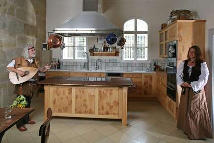 Massivholzküche in Schloss Weiherhaus 